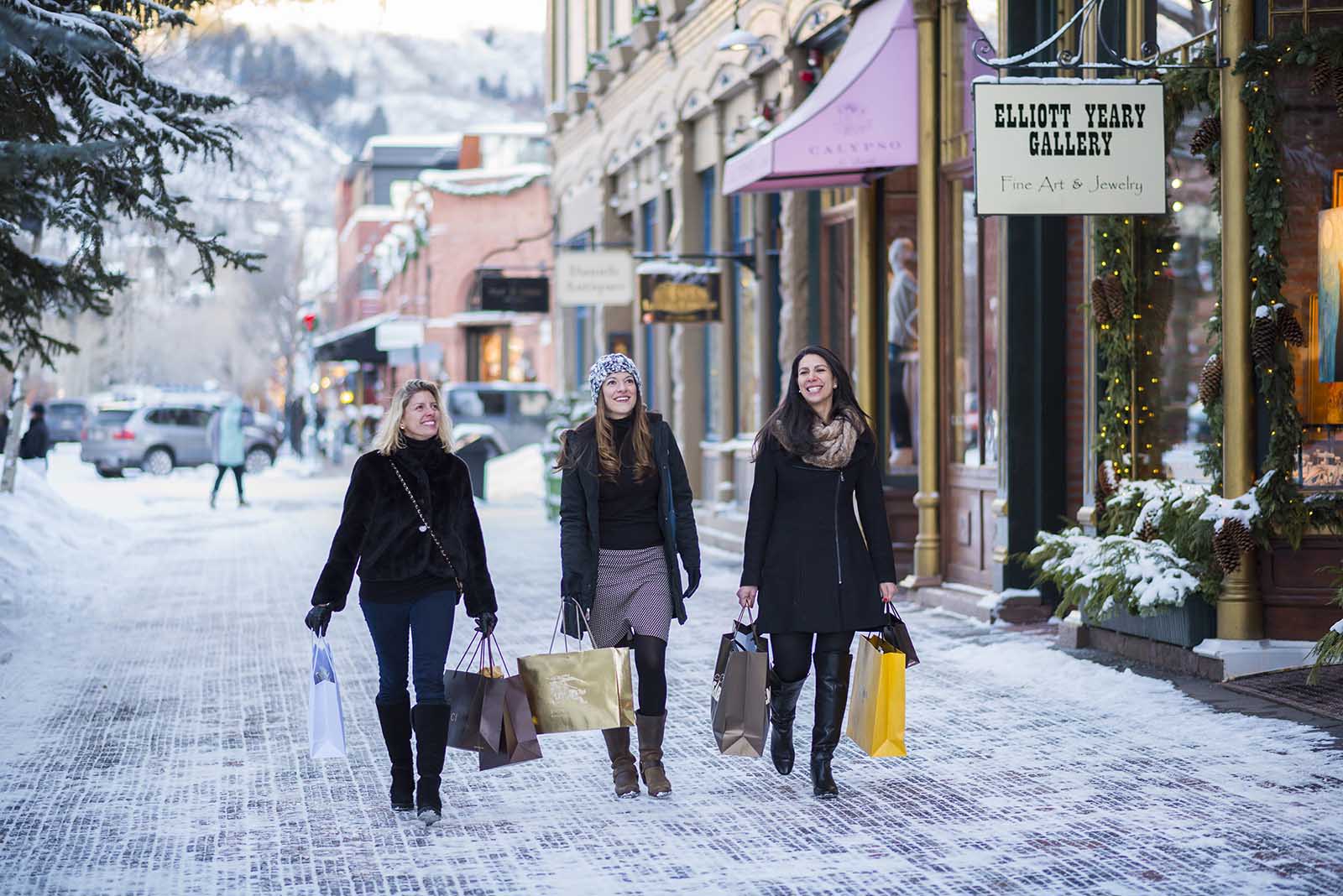 There's plenty of après ski action in Aspen too