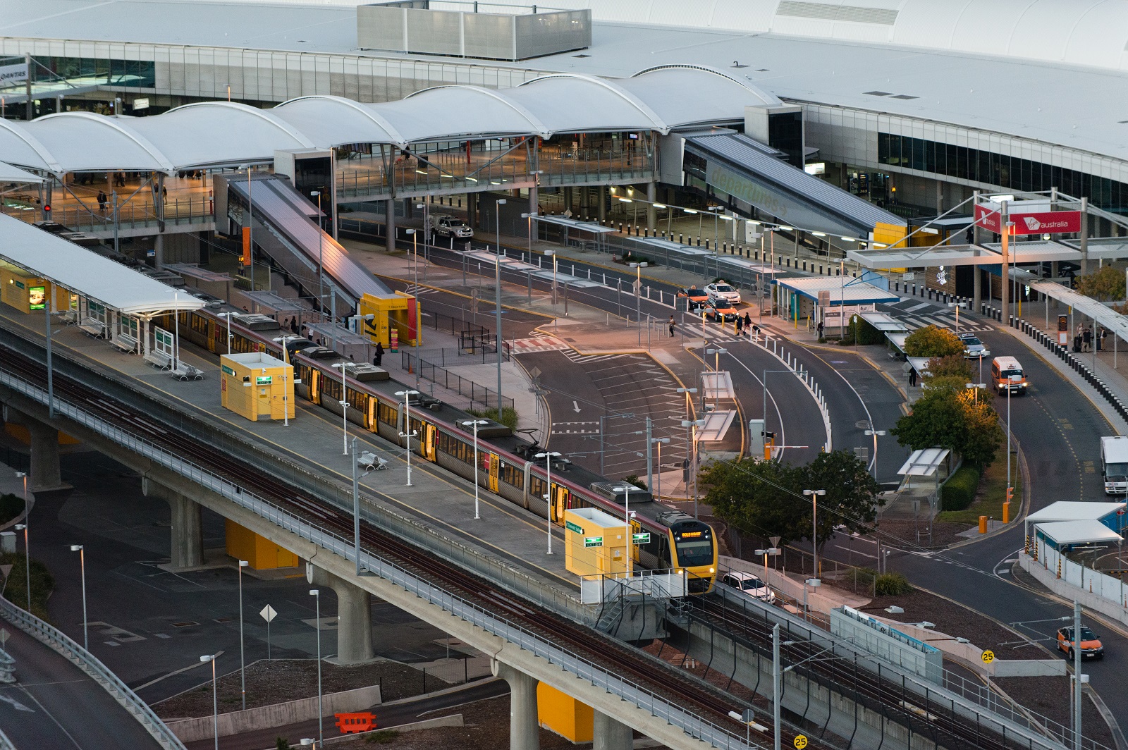 David is responsible for overseeing the land use, transport, and utilities strategies for Brisbane Airport